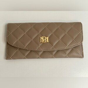 BADGLEY MISCHKA Diamond Quiled Cover Wallet NWT